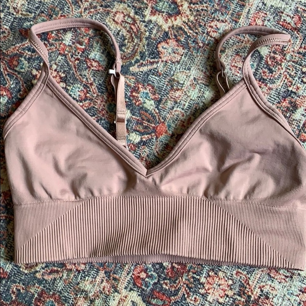 Lululemon dusty rose sports bra